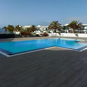 White Deluxe Apartment Costa Teguise